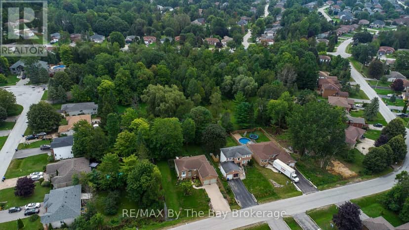 49 Royal Beech Drive — photo 5 of 40