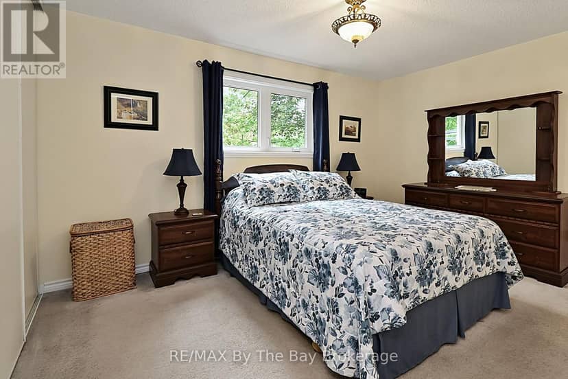 49 Royal Beech Drive — photo 32 of 40