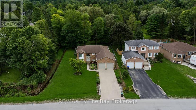 49 Royal Beech Drive — photo 8 of 40