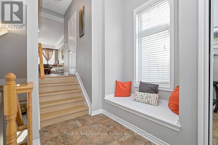 609 Dundonald Drive — photo 4 of 31