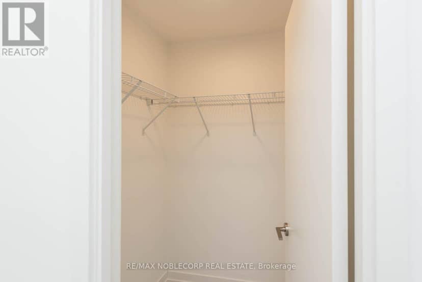 812 - 292 Verdale Crossing — photo 5 of 27