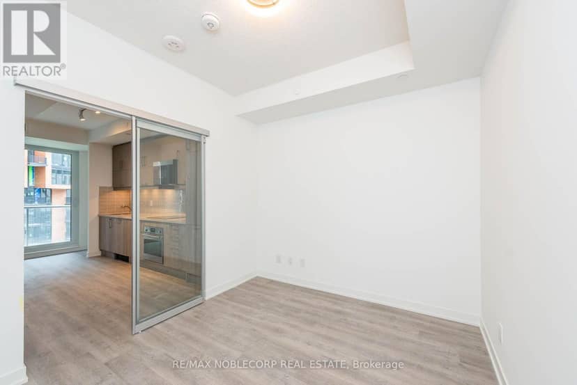 812 - 292 Verdale Crossing — photo 6 of 27