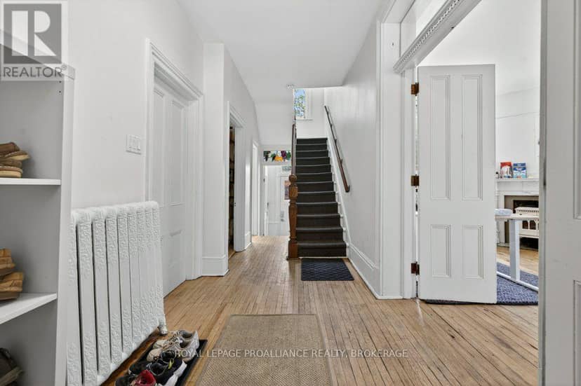 162 Earl Street — photo 4 of 40