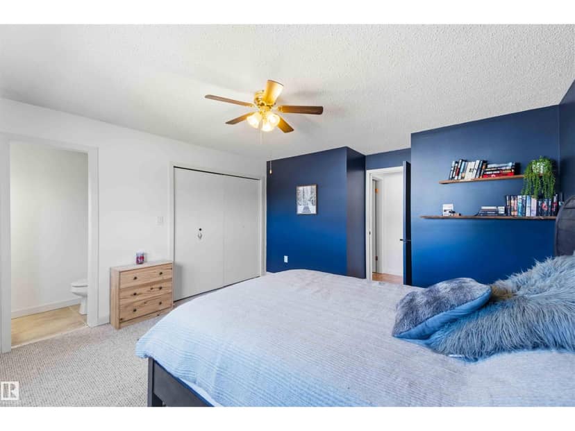 4335 53 AV — photo 25 of 40