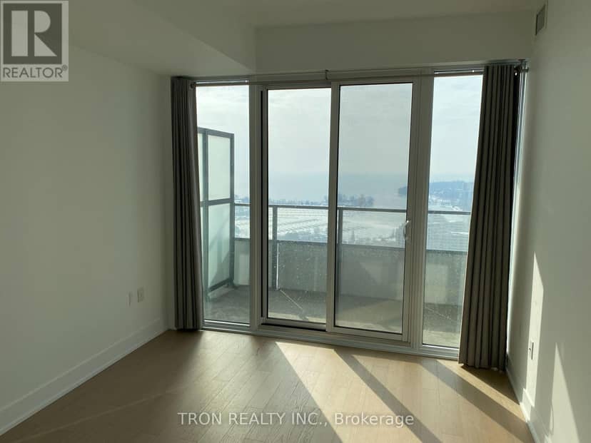 2621 - 30 Shore Breeze Drive — photo 4 of 19
