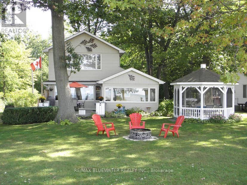 9714 Lake Road, Lambton Shores