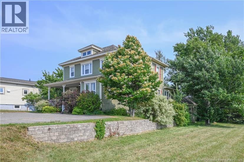 98 Saint-Pierre Ouest Boulevard, Caraquet, photo 2