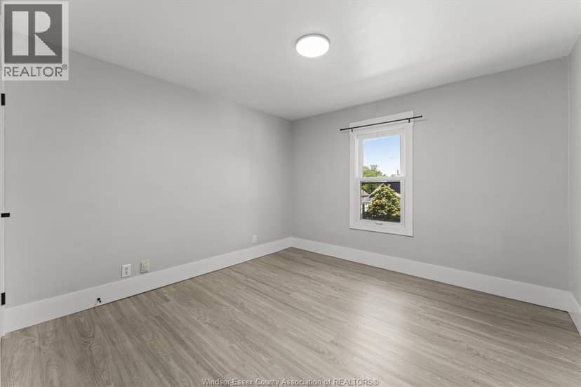 371 Curry — photo 23 of 40
