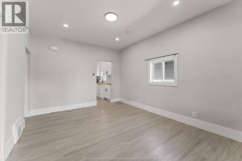 371 Curry — photo 9 of 40