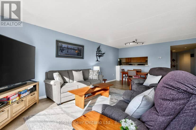 402 - 11 Beck Boulevard — photo 7 of 27