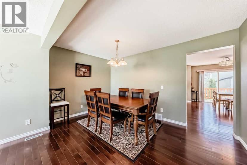 438 Bridlewood Place SW — photo 12 of 31