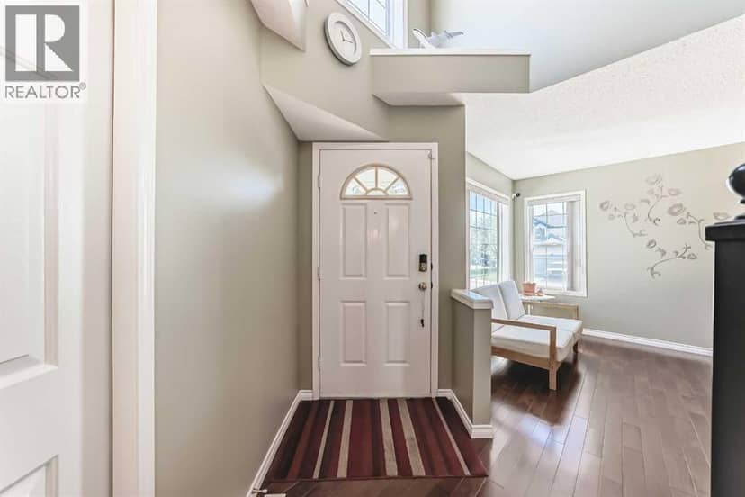 438 Bridlewood Place SW, Calgary, photo 2