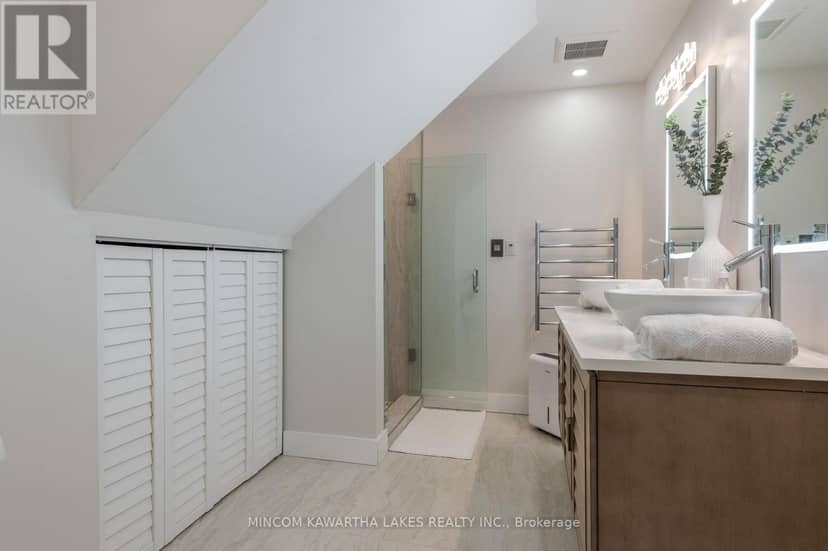 1416 Northey's Bay Road — photo 35 of 40