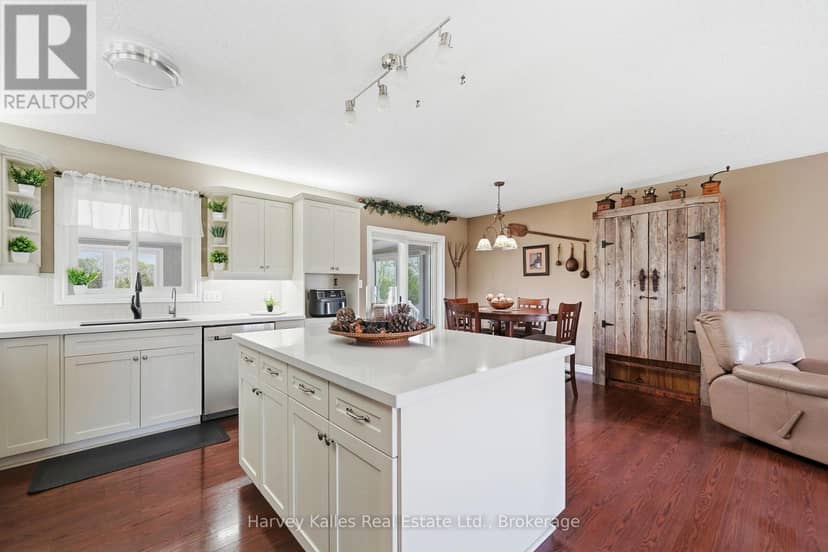 289 Kings Road — photo 11 of 40