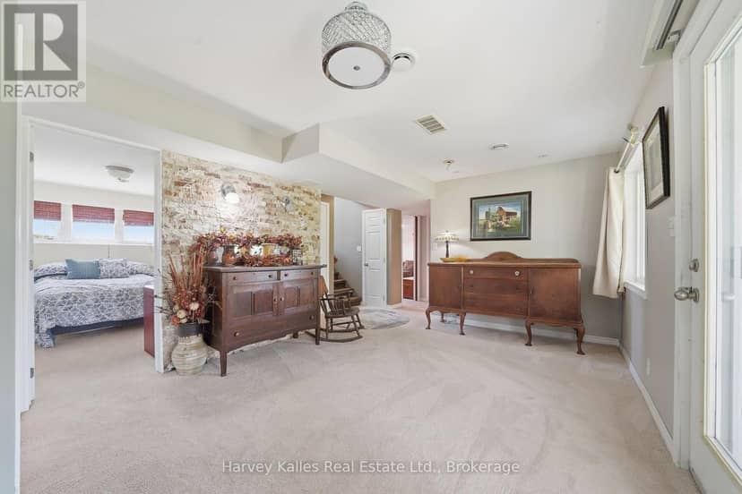 289 Kings Road — photo 31 of 40