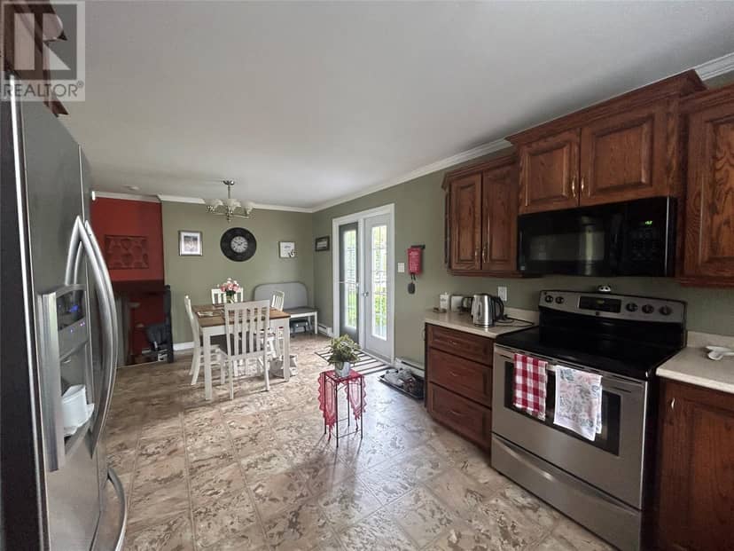 7 SIMMONS Place — photo 16 of 40