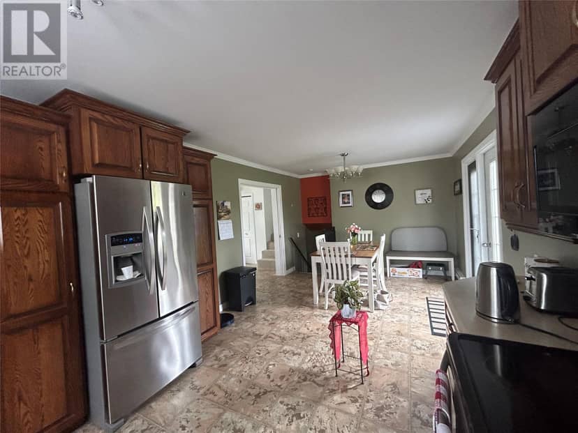 7 SIMMONS Place — photo 13 of 40