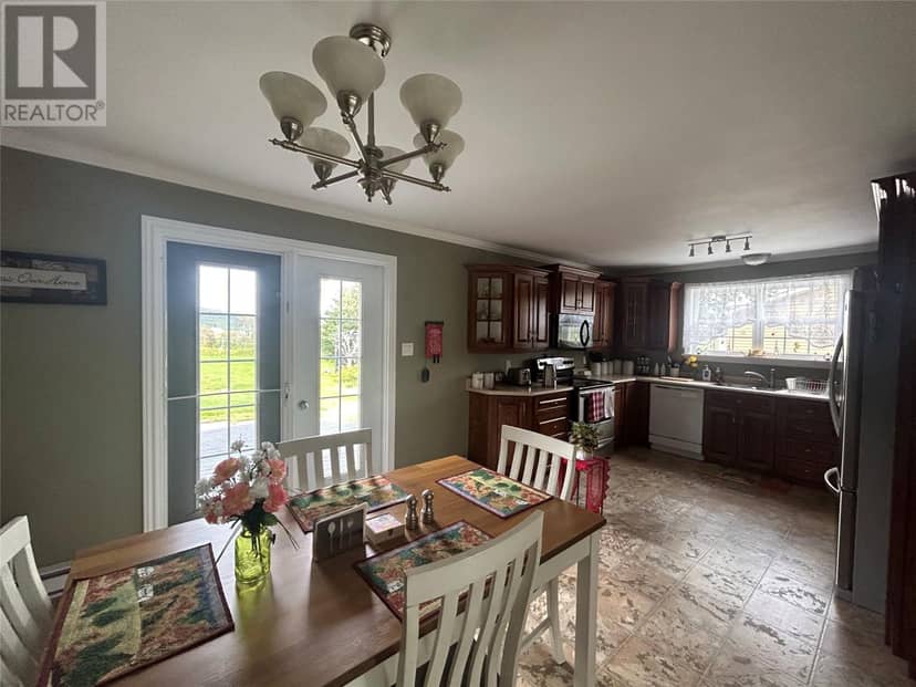 7 SIMMONS Place — photo 21 of 40