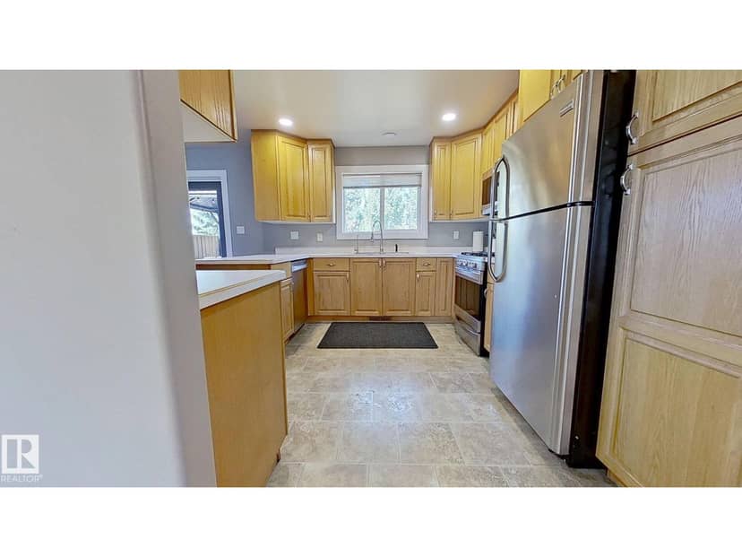 272 Bussieres DR, Fort McMurray, photo 8