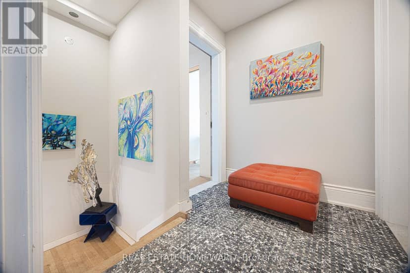 3025 Queen Street E — photo 23 of 40