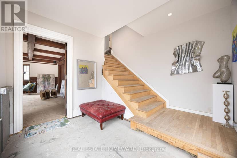 3025 Queen Street E — photo 27 of 40