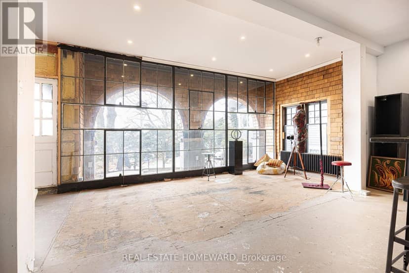 3025 Queen Street E — photo 30 of 40