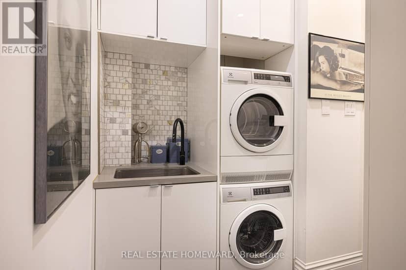 3025 Queen Street E — photo 33 of 40