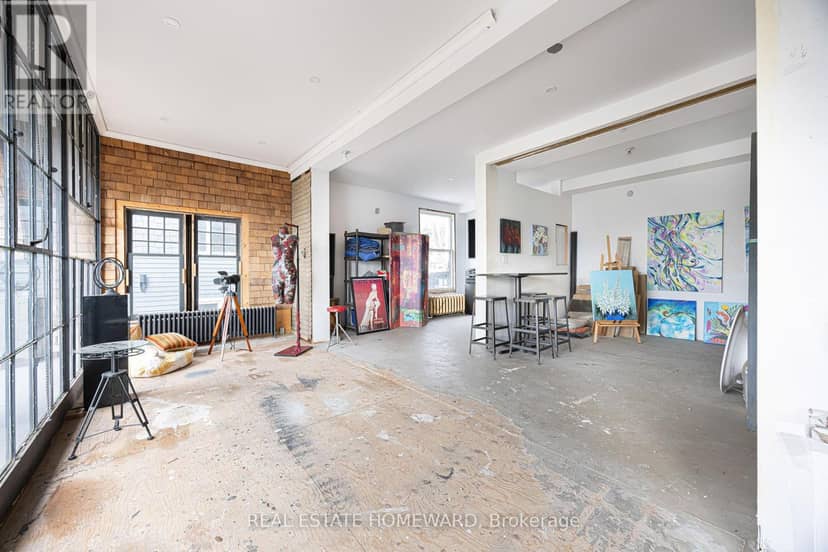 3025 Queen Street E — photo 34 of 40