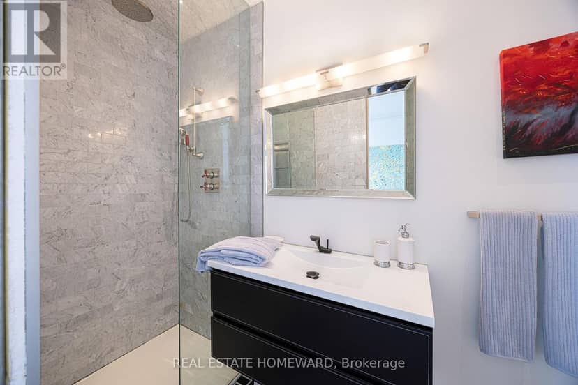 3025 Queen Street E — photo 39 of 40