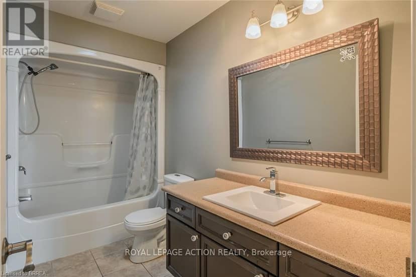 15 Landon Avenue — photo 23 of 40