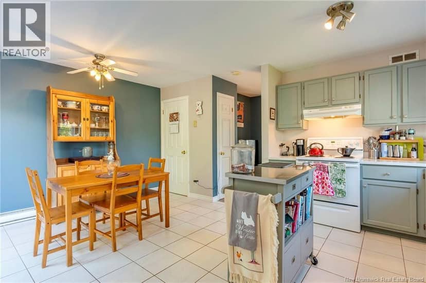 609 Salisbury Road — photo 9 of 33