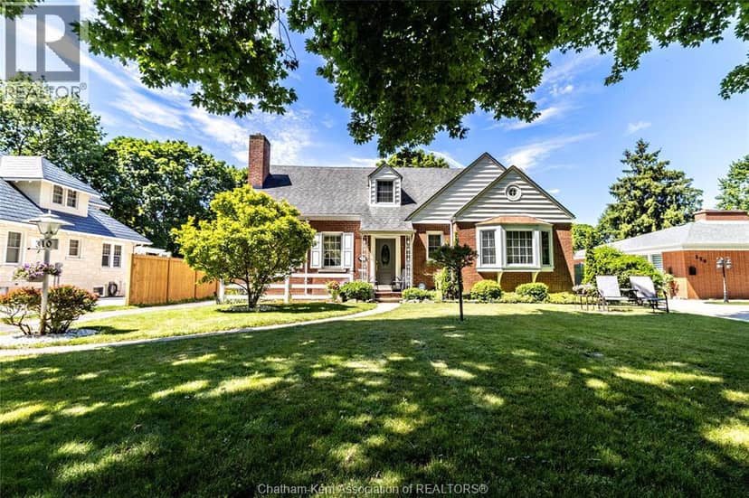 310 Victoria Avenue — photo 1 of 40