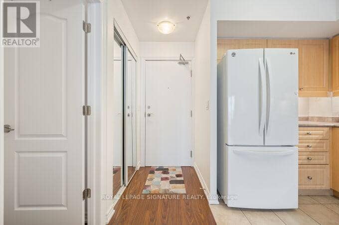1003 - 810 Scollard Court, Mississauga, photo 8
