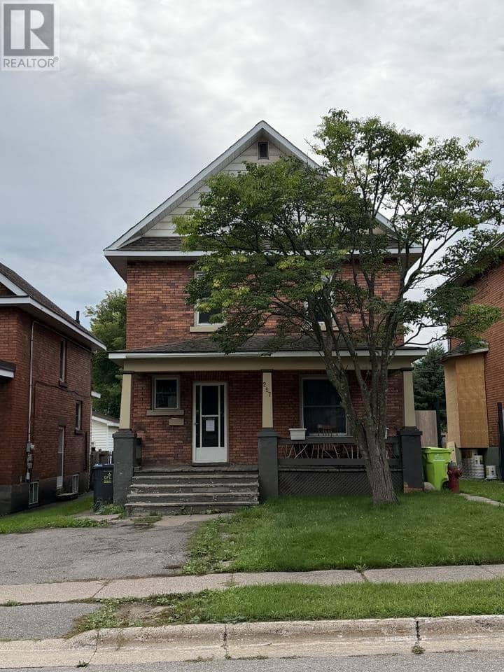 257 Alexandra ST — photo 3 of 25