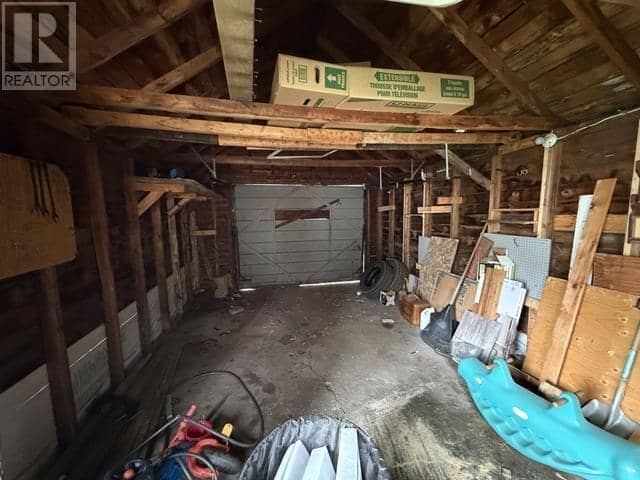 257 Alexandra ST — photo 6 of 25