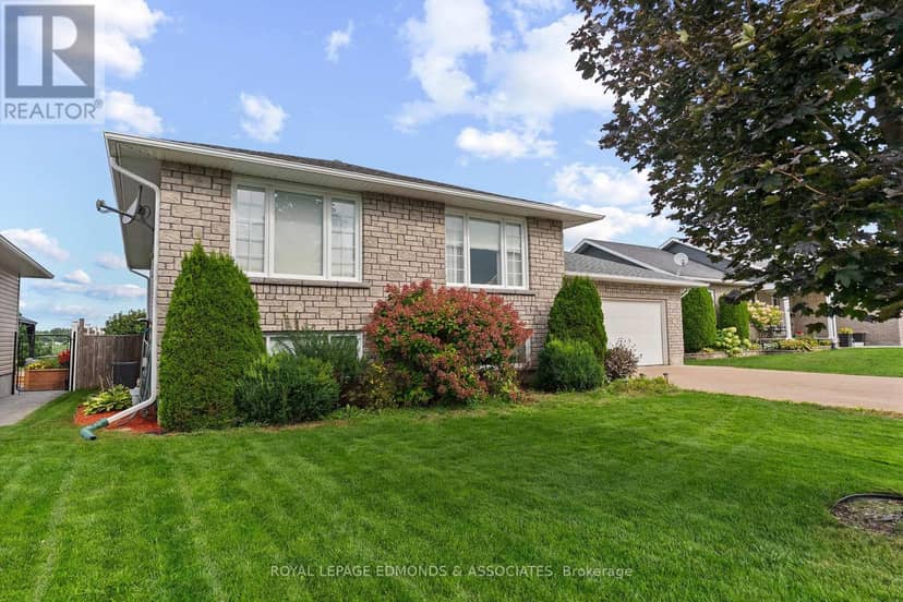 626 Moss Drive — photo 3 of 40