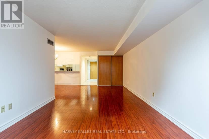 205 - 5 Kenneth Avenue — photo 10 of 25