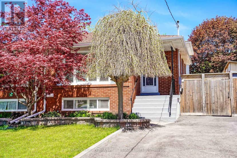20 Lawrence Crescent — photo 1 of 34