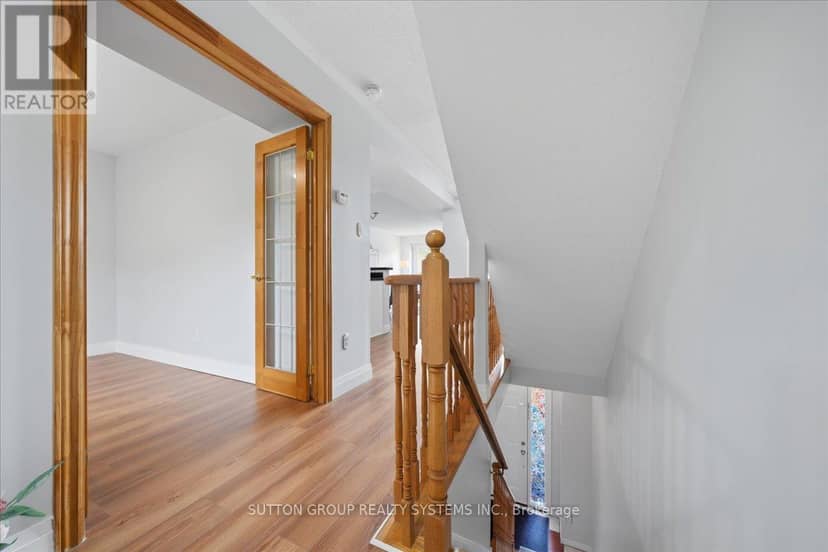 255 - 60 Barondale Drive — photo 12 of 39