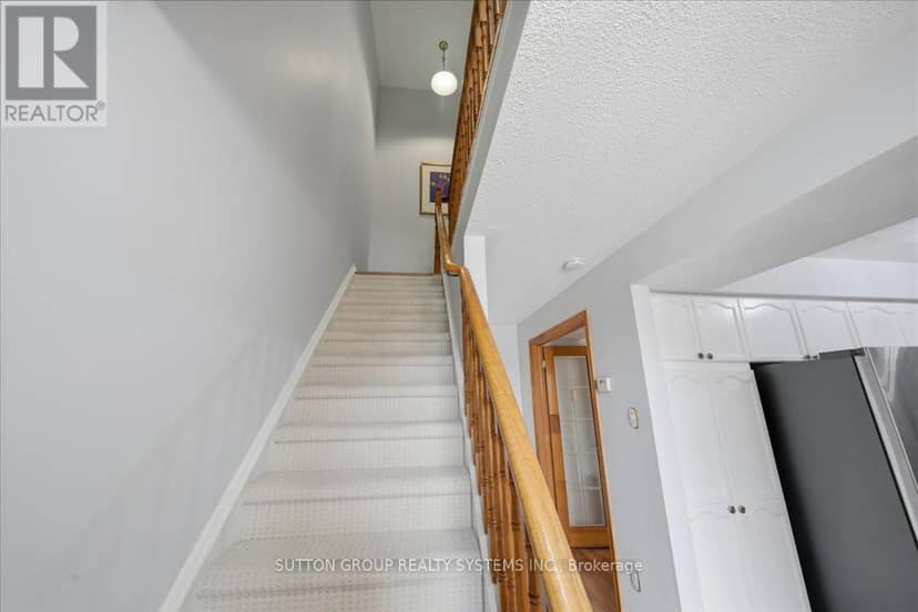 255 - 60 Barondale Drive — photo 17 of 39