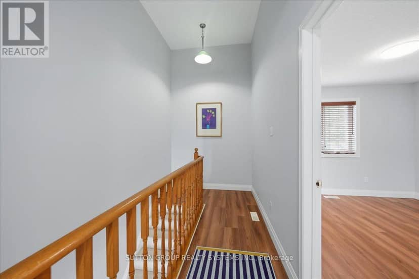 255 - 60 Barondale Drive — photo 18 of 39