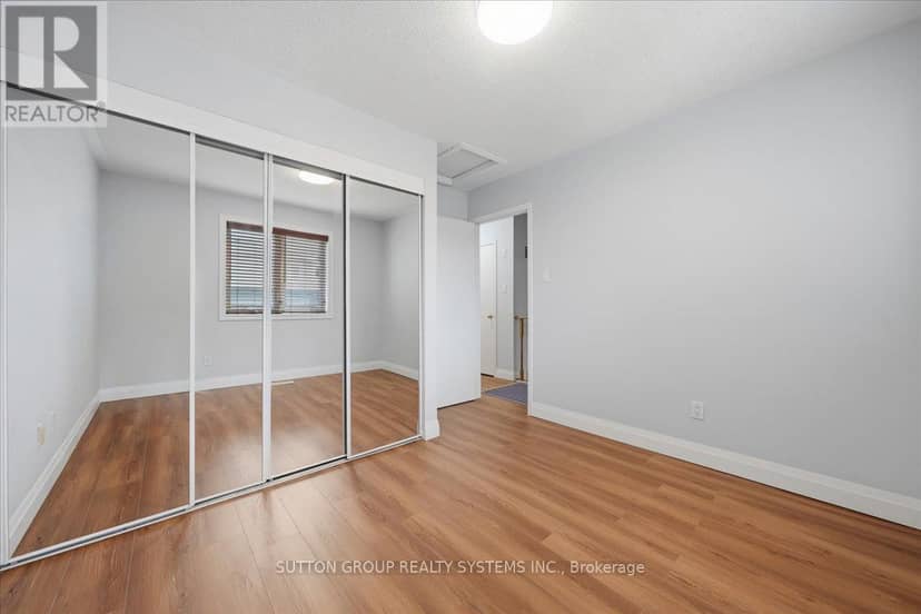 255 - 60 Barondale Drive — photo 20 of 39