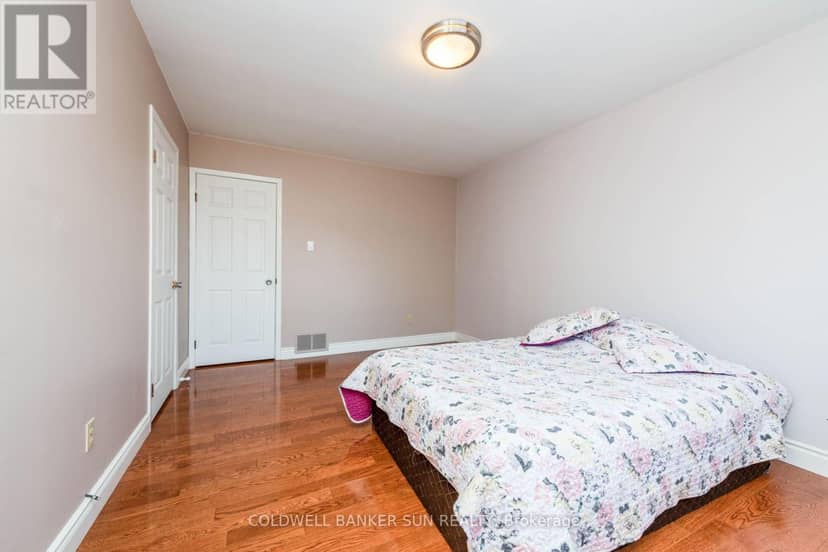 2483 Yarmouth Crescent — photo 19 of 40