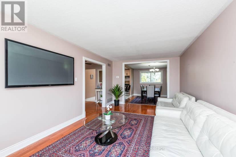 2483 Yarmouth Crescent — photo 6 of 40