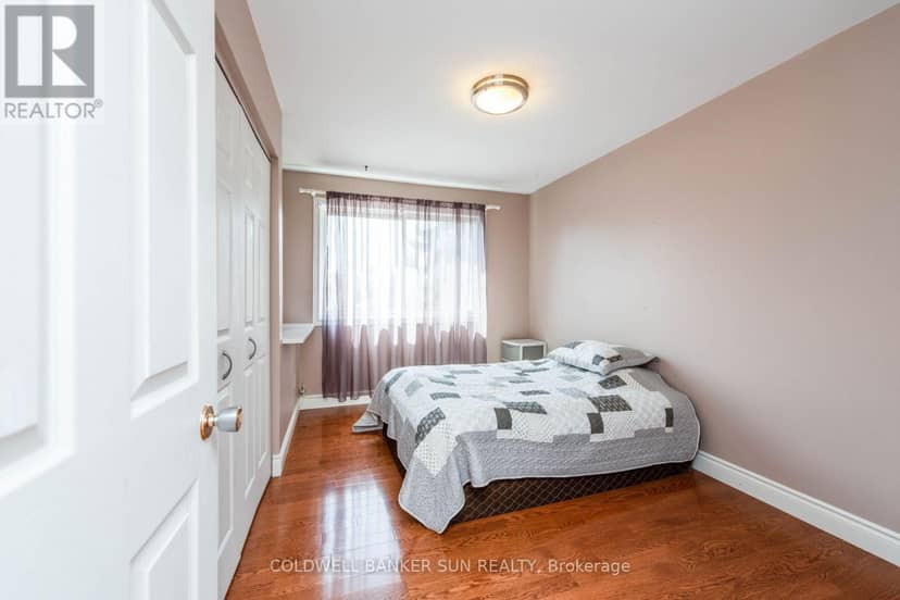 2483 Yarmouth Crescent — photo 14 of 40