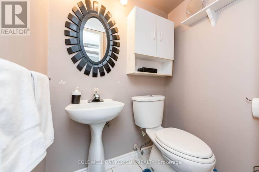 2483 Yarmouth Crescent — photo 32 of 40