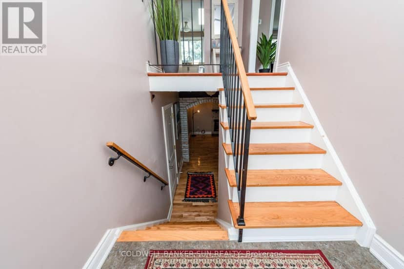2483 Yarmouth Crescent — photo 21 of 40