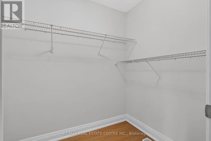 124 King Street E — photo 31 of 40