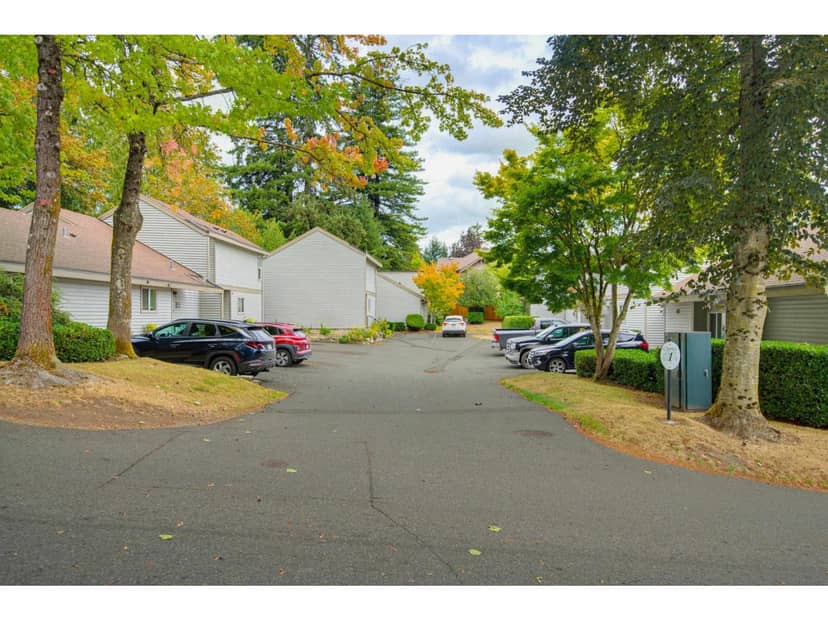 19207 FAIRWAY DRIVE, Surrey