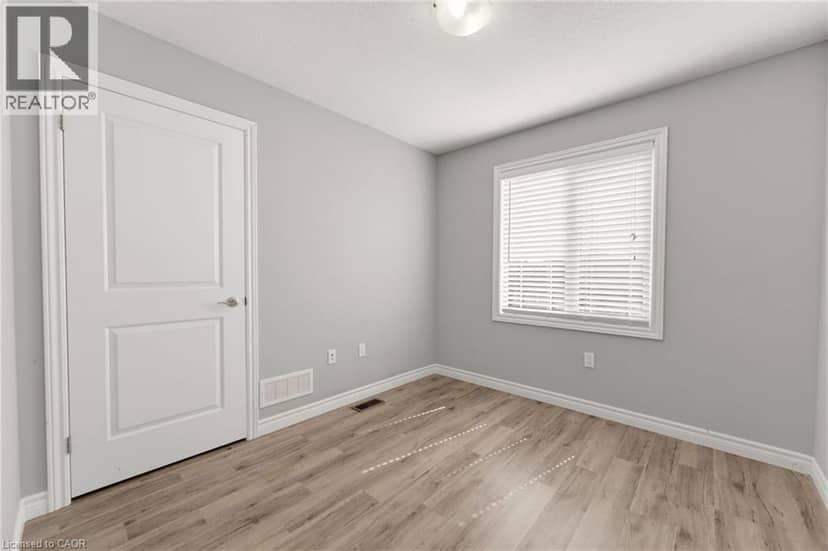 741 HOLLINGER Avenue S — photo 19 of 31